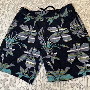 SPEEDO men’s medium swim trunks